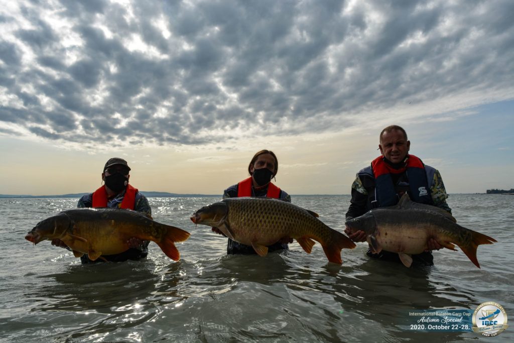 Vasárnap rajtol 300 csapattal a világ legnagyobb pontyfogó horgászversenye a Balatonon